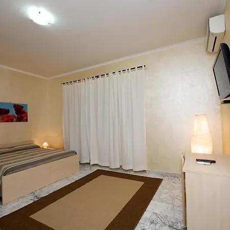 Guesthouse Holiday And Rome Pensionat