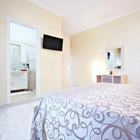 Guesthouse Holiday And Rome Pensionat *