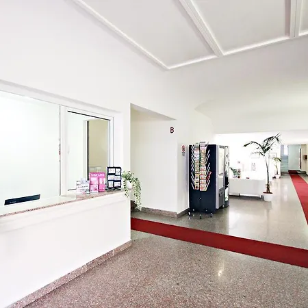 Guesthouse Holiday And Rome Pensionat Rom