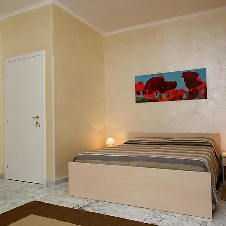 Guesthouse Holiday And Rome Rom
